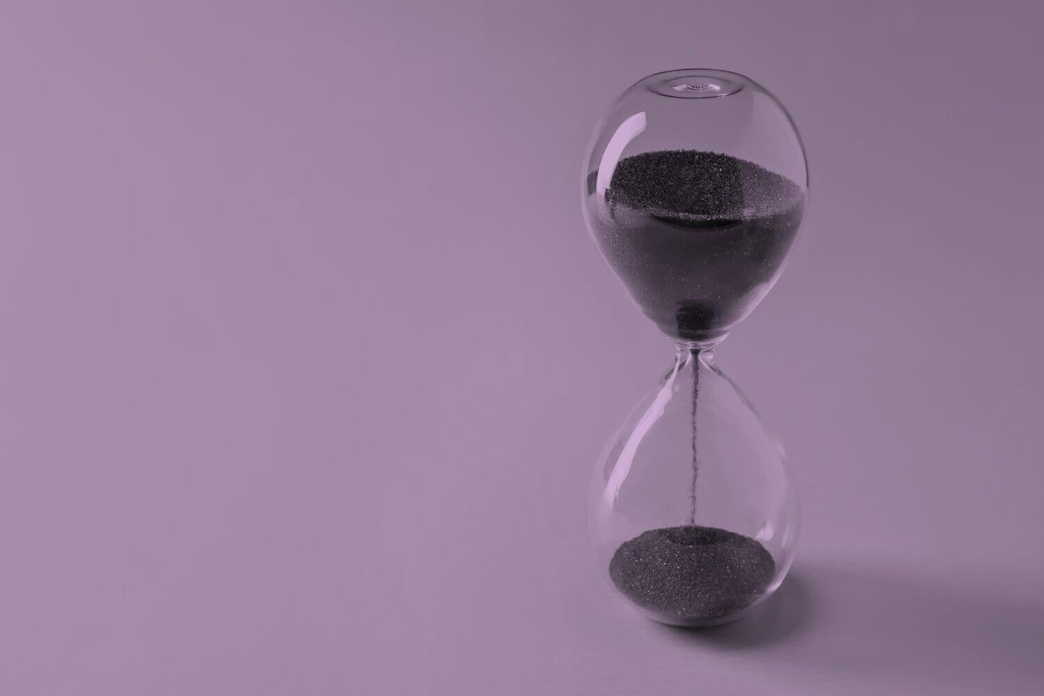 caledar-and-time-management-hourglass